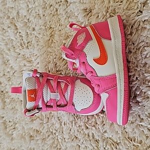 Toddler pink Jordan’s size 6